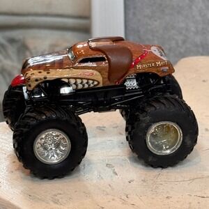Hot Wheels Monster‎ Jam Truck Monster Mutt Diecast Toy Car Collectible